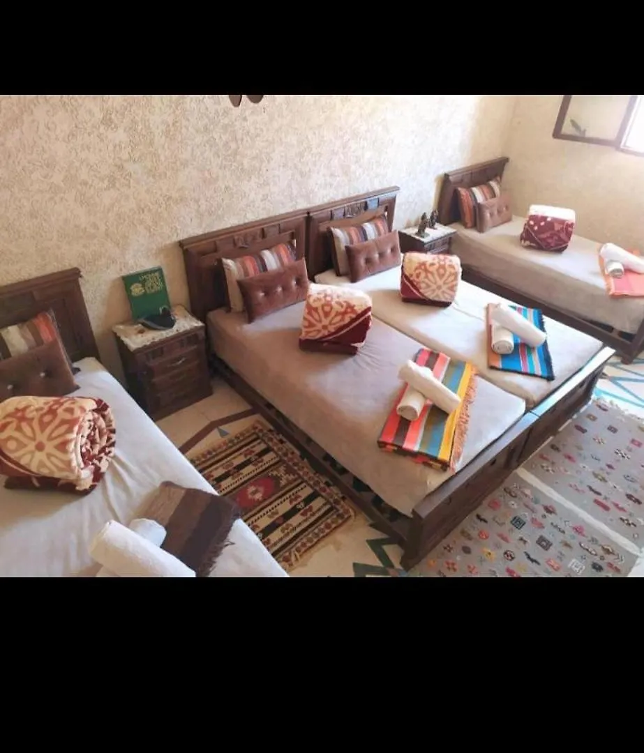 לינה וארוחת בוקר אגאדיר Openwaves Surf House
