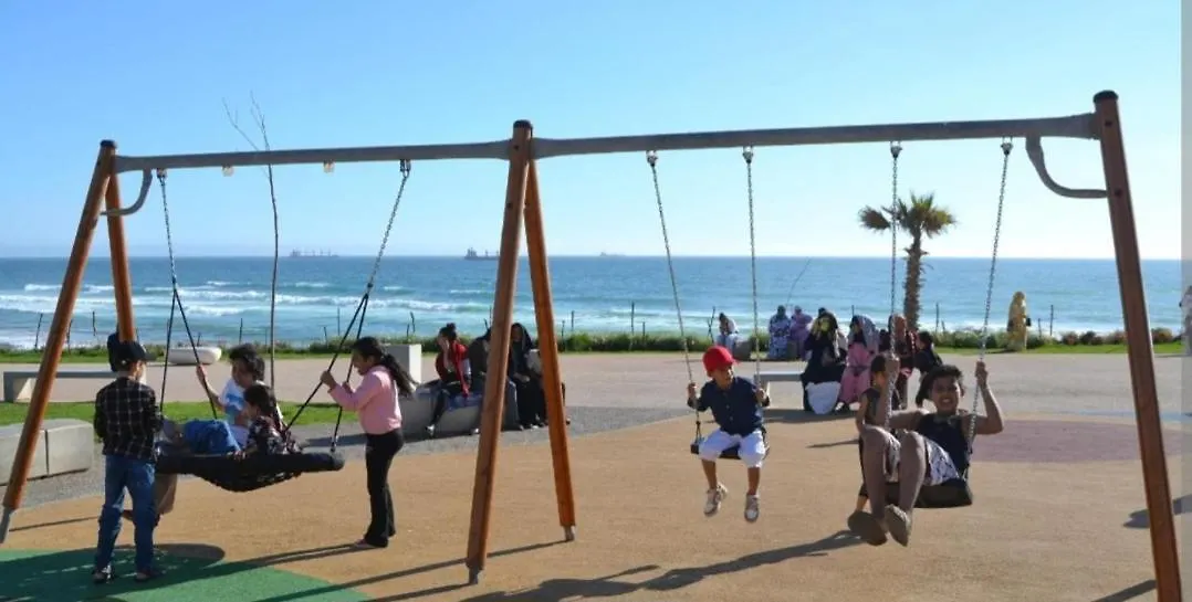 לינה וארוחת בוקר אגאדיר Openwaves Surf House
