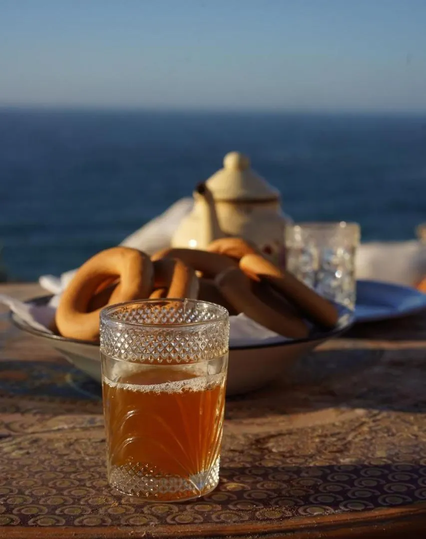 לינה וארוחת בוקר אגאדיר Openwaves Surf House