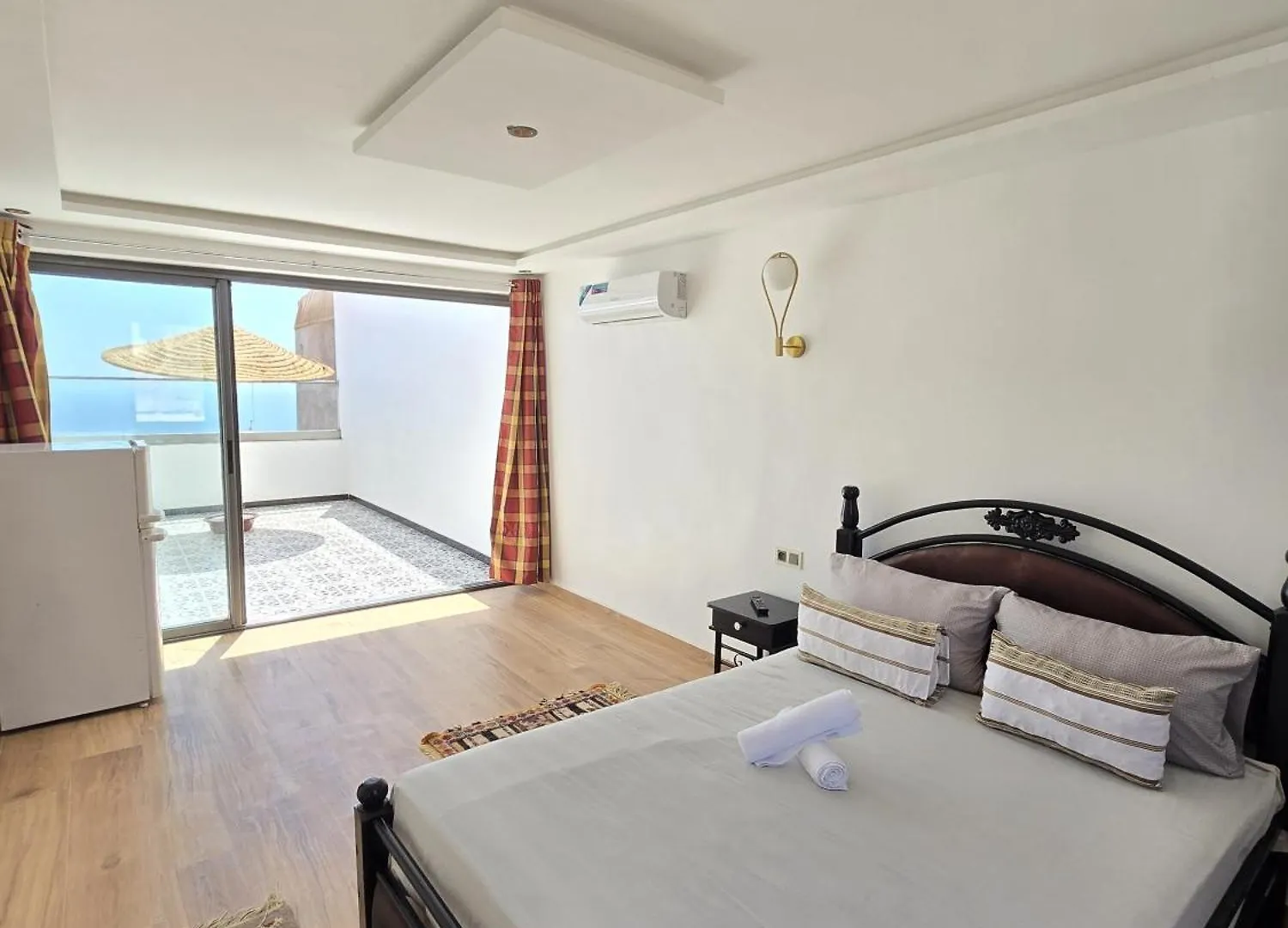 לינה וארוחת בוקר אגאדיר Openwaves Surf House