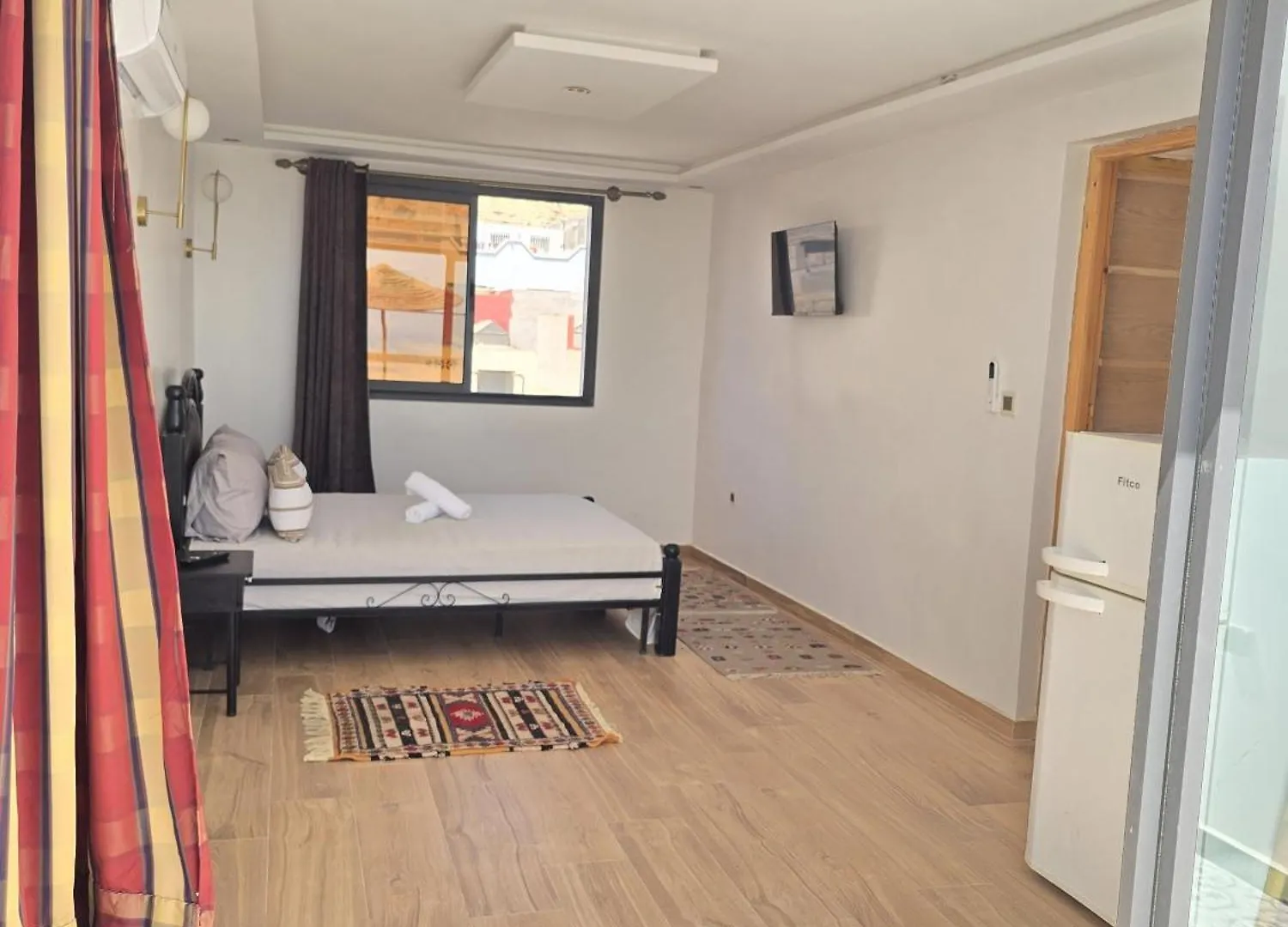 לינה וארוחת בוקר אגאדיר Openwaves Surf House